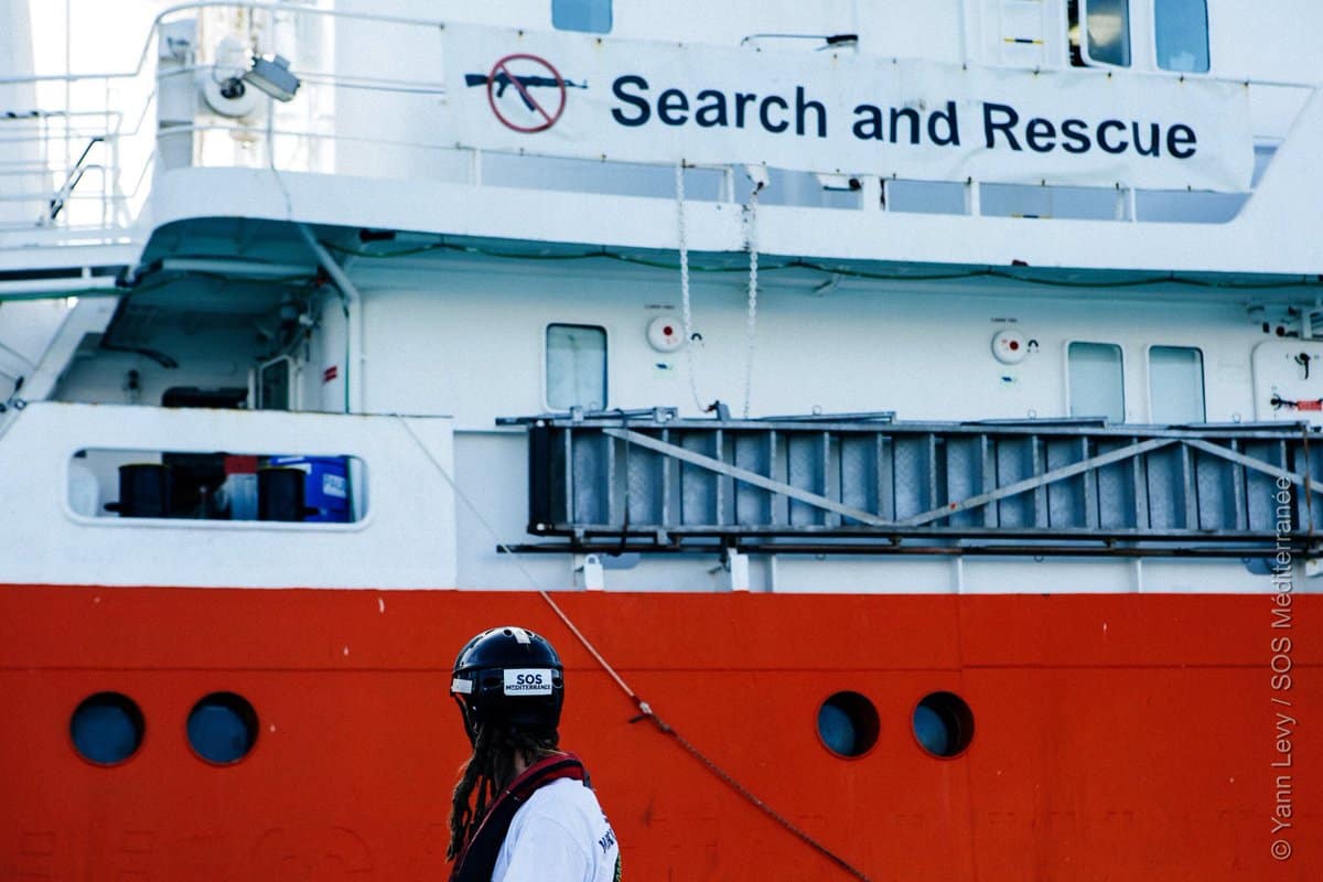 “SOS MEDITERRANEE esprime la propria solidarietà nei confronti dei soccorritori di Open Arms, preoccupata per un passo ulteriore nella criminalizzazione della solidarietà in mare”