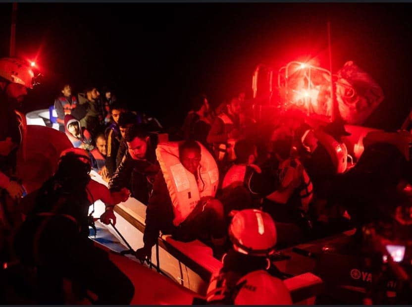 La Ocean Viking paga il prezzo della mancanza di coordinamento delle autorità marittime libiche: 20 giorni di fermo amministrativo e 3mila euro di multa 